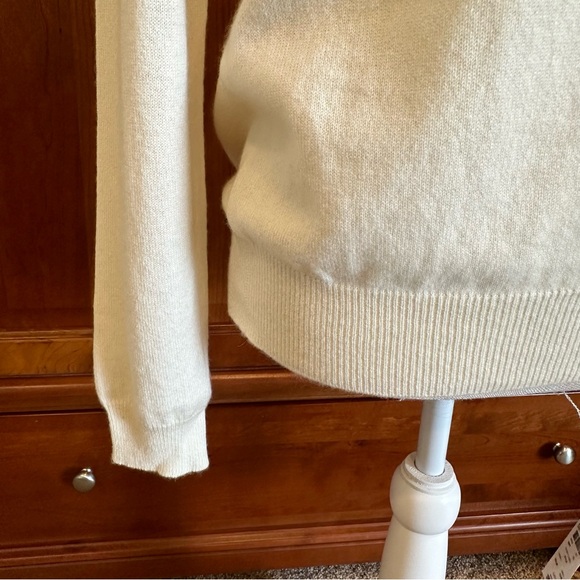 Charter Club Ivory Cashmere Crewneck Sweater Size Small NWT - Picture 4 of 8